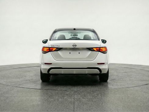 Used 2025 Nissan Sentra SV image 7