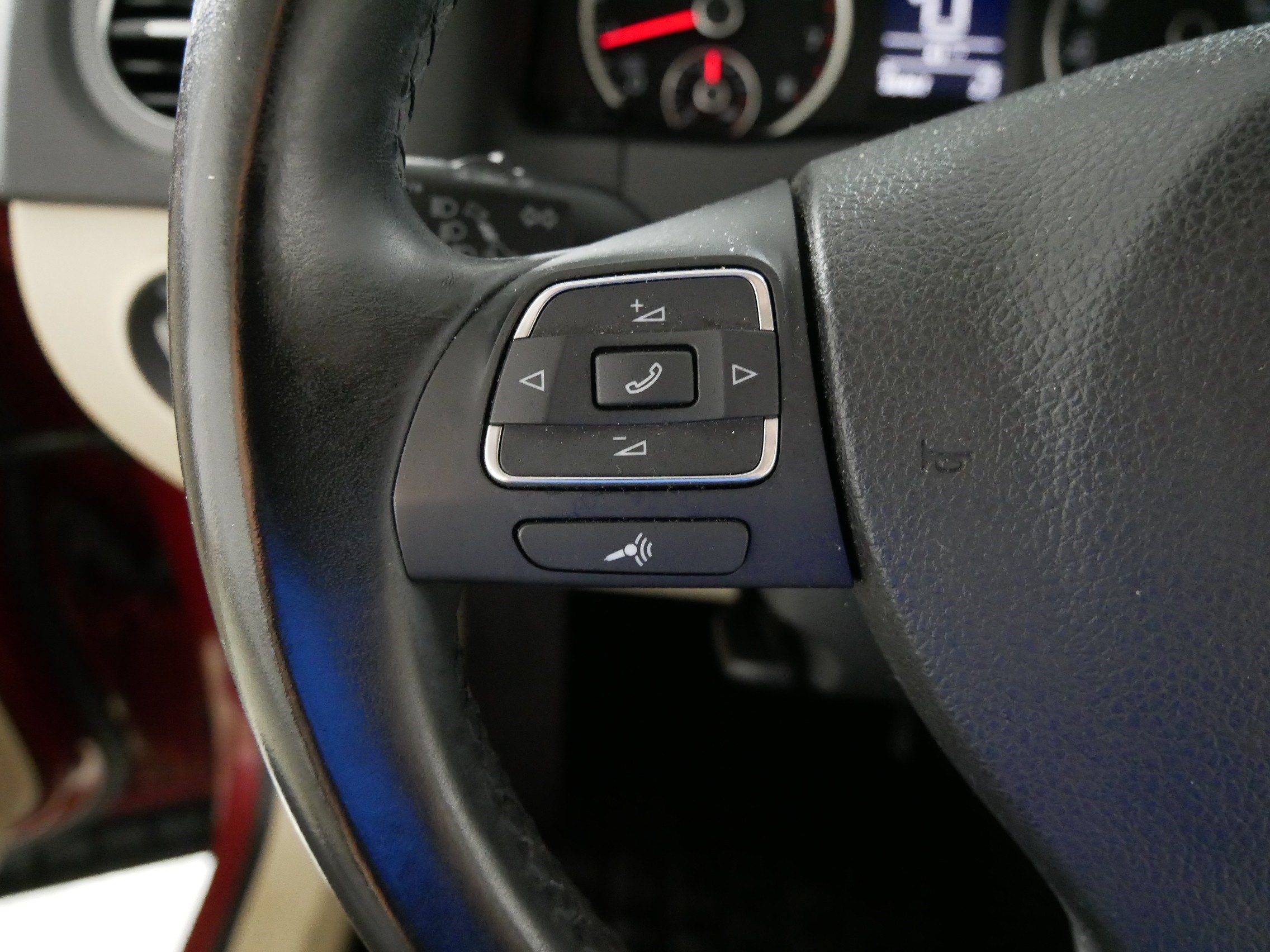 Used 2016 Volkswagen Tiguan S FWD image 27