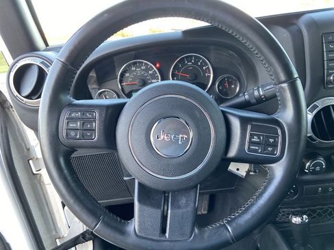 Used 2016 Jeep Wrangler Unlimited Sahara w/ Connectivity Group image 34