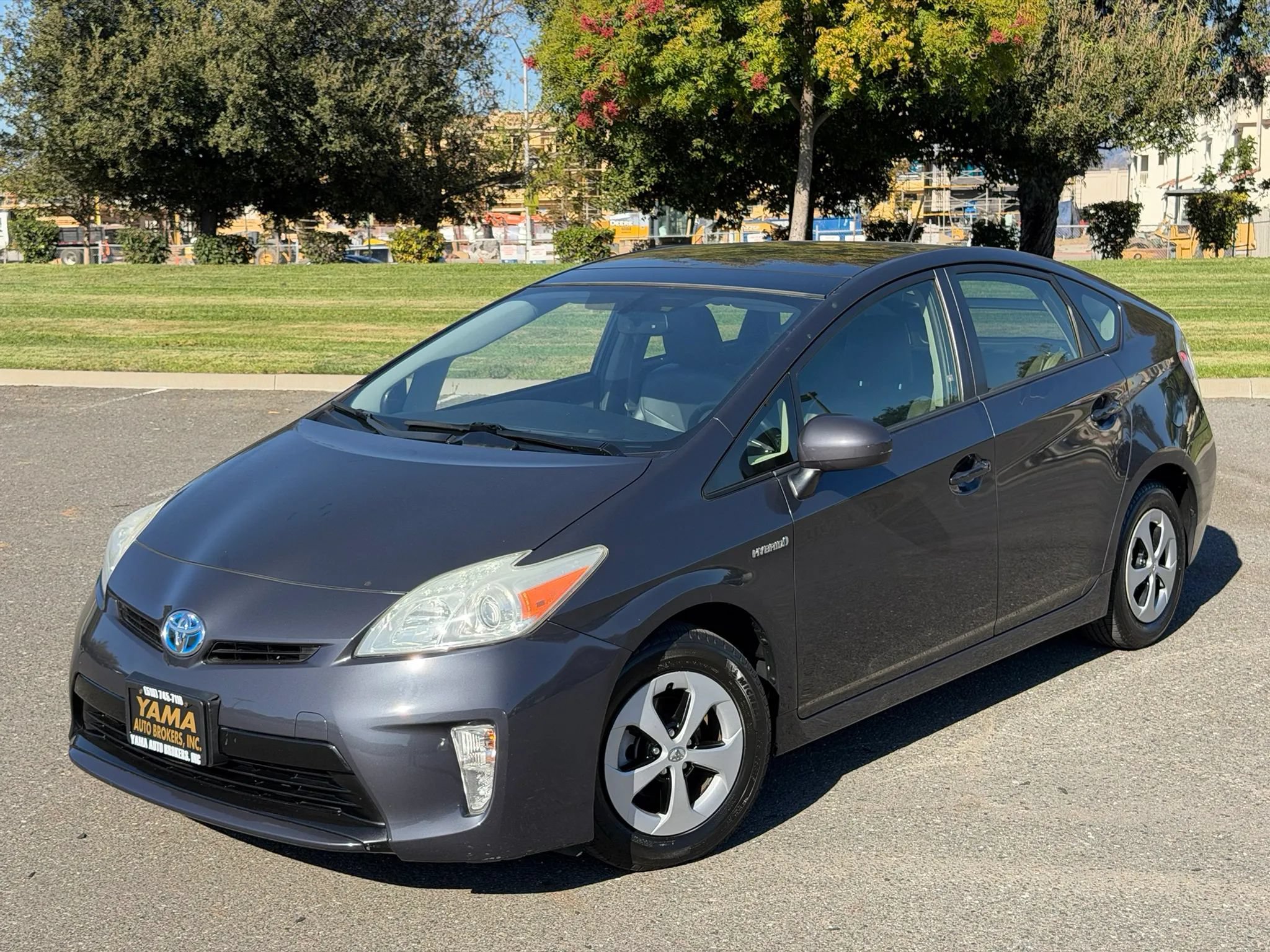 Used 2012 Toyota Prius Four w/ Deluxe Solar Roof Pkg FWD image 1