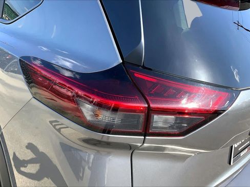 Used 2024 Nissan Rogue SV AWD/4WD image 29