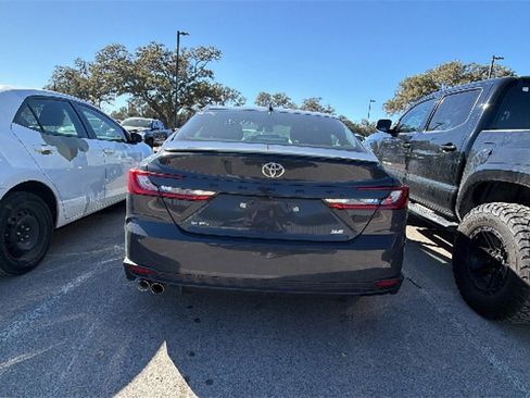 Used 2025 Toyota Camry SE image 6