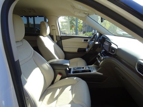 Used 2023 Ford Explorer Platinum w/ Equipment Group 601A image 25