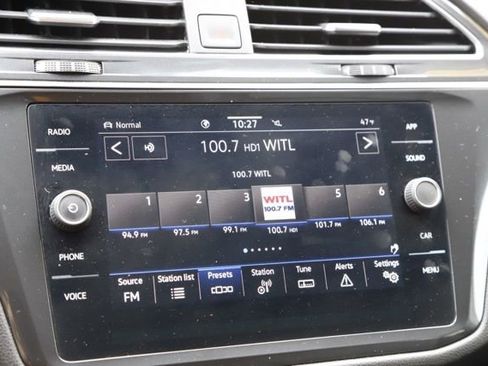 Used 2023 Volkswagen Tiguan SE AWD/4WD image 24