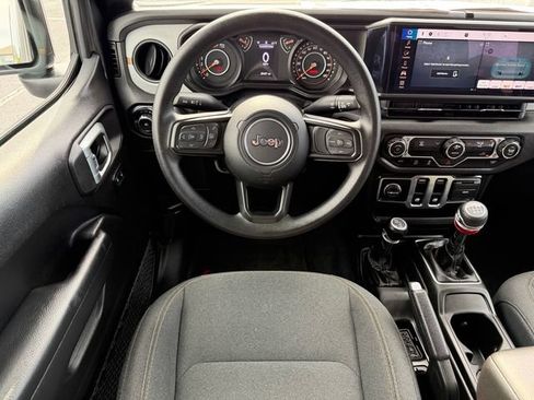 Used 2025 Jeep Wrangler Sport AWD/4WD image 24