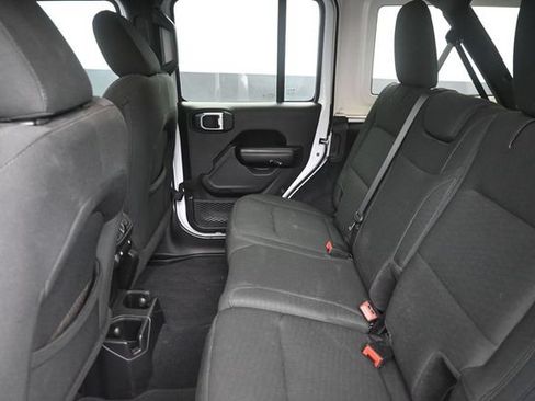 Used 2019 Jeep Wrangler Unlimited Sport S AWD/4WD image 19
