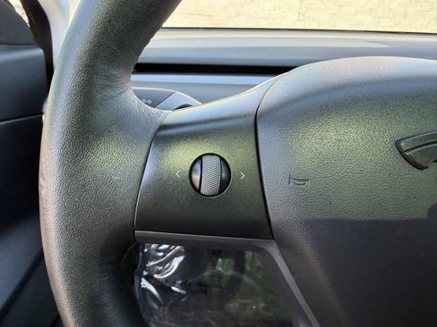 Used 2020 Tesla Model 3 Standard Range Plus image 15