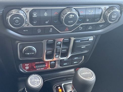 New 2026 Jeep Gladiator Mojave image 44