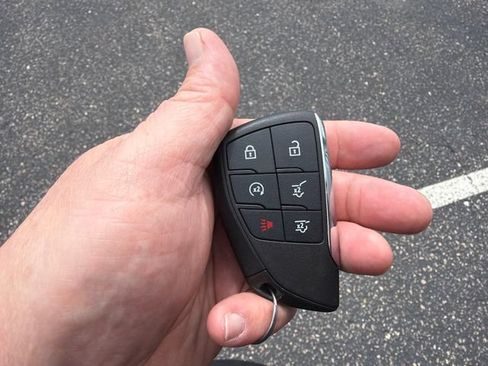 Used 2022 GMC Yukon Denali AWD/4WD image 4