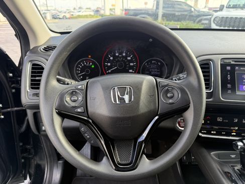 Used 2018 Honda HR-V EX image 18