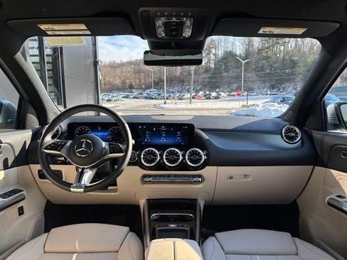 Used 2025 Mercedes-Benz GLA 250 4MATIC image 46
