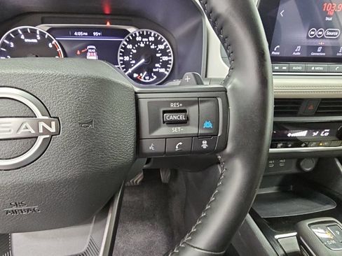 Used 2025 Nissan Rogue SV FWD image 24