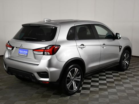 Used 2024 Mitsubishi Outlander Sport SE AWD/4WD image 4