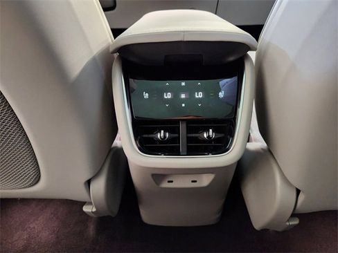 New 2025 Volvo EX90 Ultra image 28