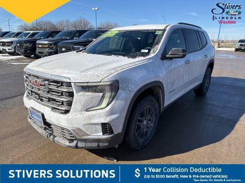 Used 2025 GMC Acadia Elevation image 8