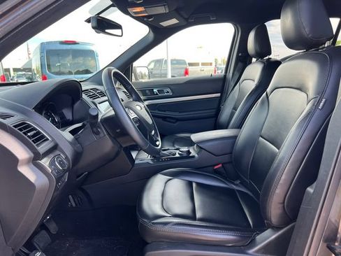 Used 2019 Ford Explorer XLT w/ Equipment Group 202A AWD/4WD image 3