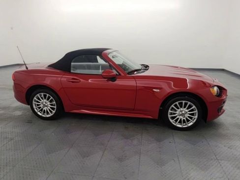 Used 2018 FIAT 124 Spider Classica image 9