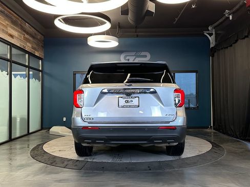 Used 2021 Ford Explorer XLT AWD/4WD image 4
