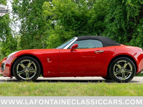 Used 2007 Pontiac Solstice GXP w/ Premium Package RWD image 18
