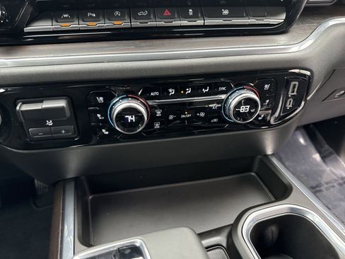 Used 2023 GMC Sierra 1500 SLT w/ SLT Premium Plus Package image 17