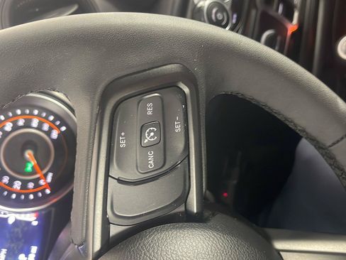 Used 2023 Jeep Gladiator Sport AWD/4WD image 19
