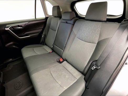 Used 2022 Toyota RAV4 XLE image 20