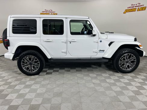 Used 2024 Jeep Wrangler High Altitude AWD/4WD image 10