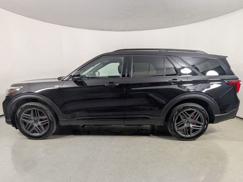 Used 2025 Ford Explorer ST-Line w/ ST-Line Street Pack image 4