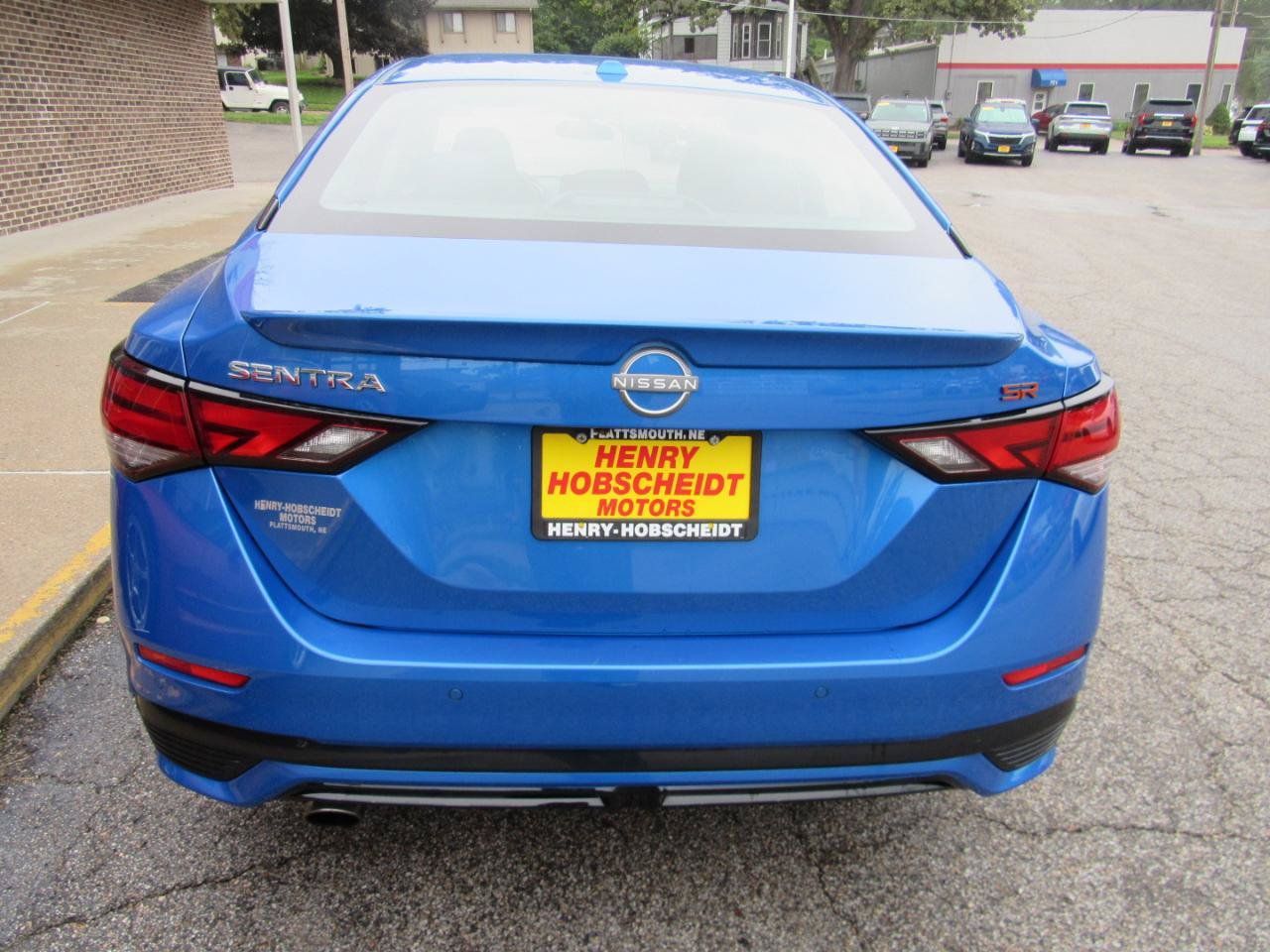 Used 2025 Nissan Sentra SR FWD image 3