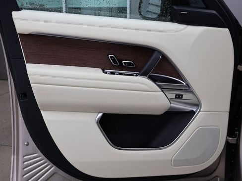 Certified 2023 Land Rover Range Rover SE AWD/4WD image 12