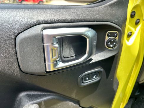 Used 2022 Jeep Wrangler Unlimited Sport image 13