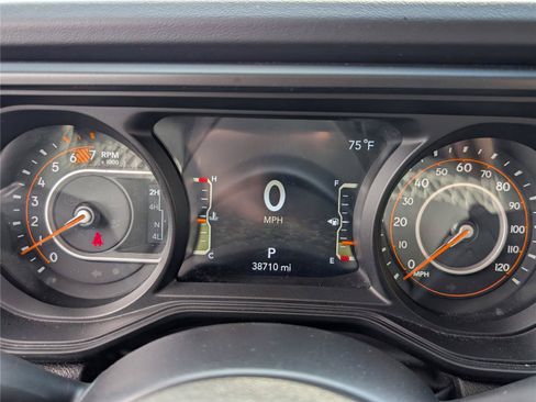 Used 2025 Jeep Wrangler Unlimited Rubicon AWD/4WD image 25
