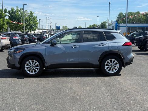Used 2023 Toyota Corolla Cross LE w/ Moonroof Package AWD/4WD image 2