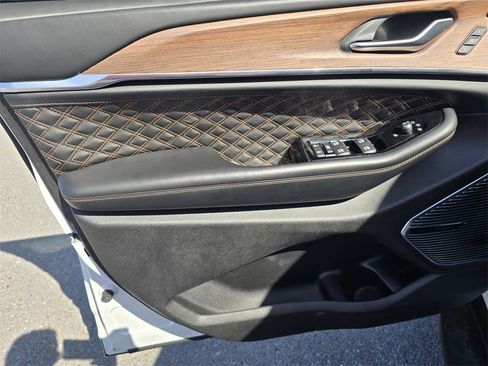 Used 2023 Jeep Grand Cherokee L Summit w/ Advanced Protech Group IV image 23