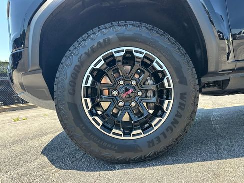 New 2026 GMC Canyon AT4 AWD/4WD image 12
