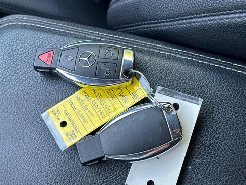 Used 2014 Mercedes-Benz CLA 250 image 25