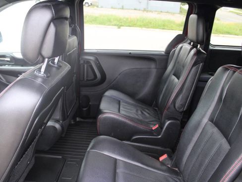 Used 2019 Dodge Grand Caravan GT FWD image 14