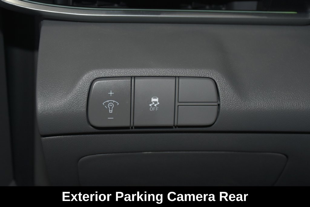 Used 2025 Hyundai Elantra SEL FWD image 14
