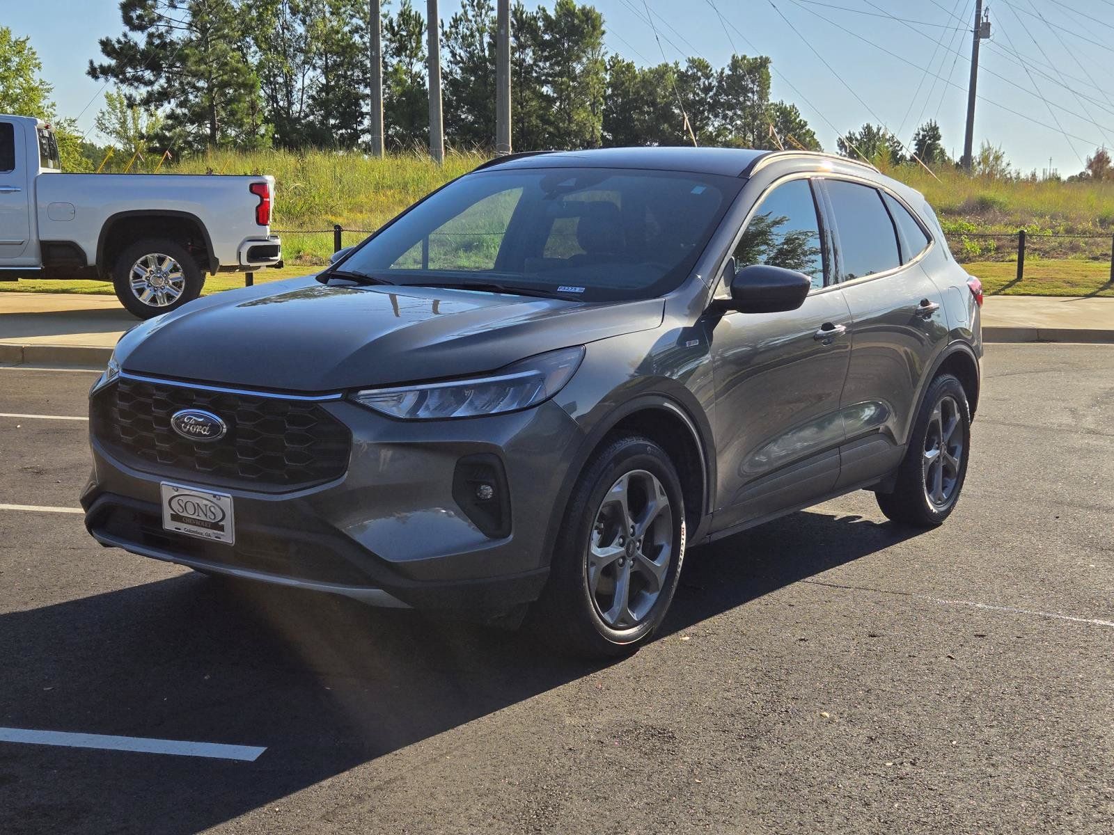 Used 2025 Ford Escape ST-Line Select AWD/4WD image 2