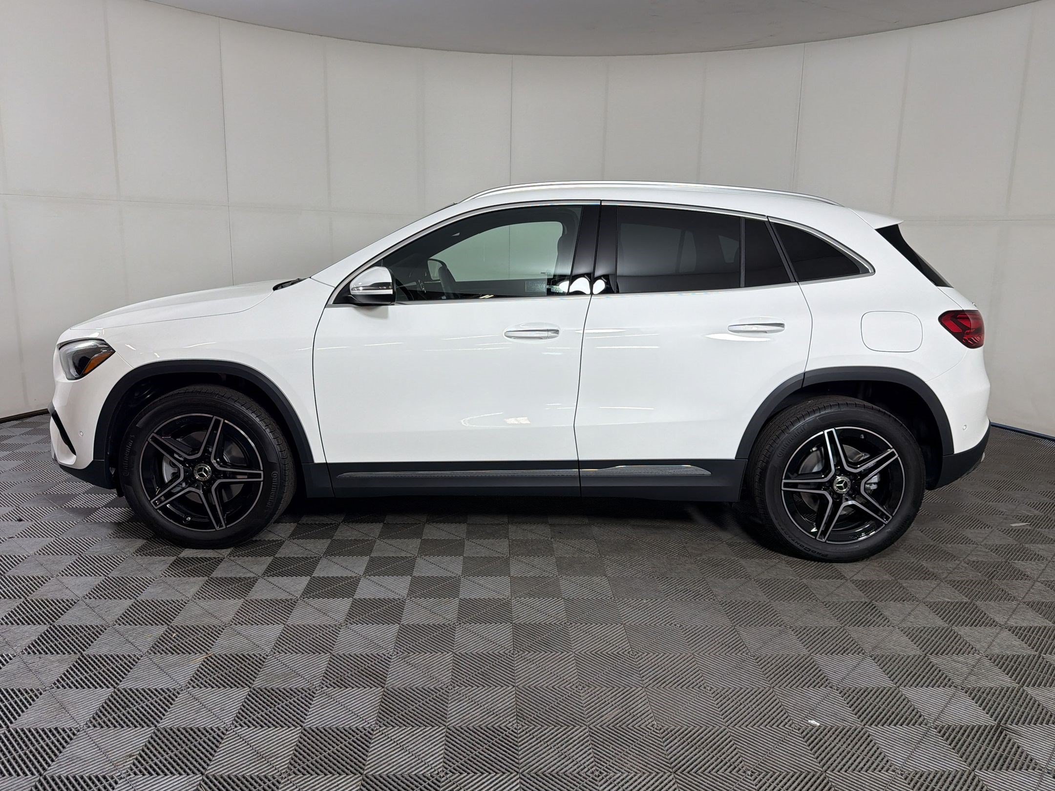 Used 2026 Mercedes-Benz GLA 250 4MATIC image 2