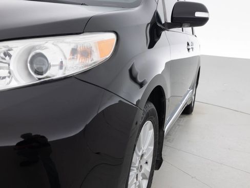 Used 2014 Toyota Sienna Limited w/ Limited Premium Package image 12
