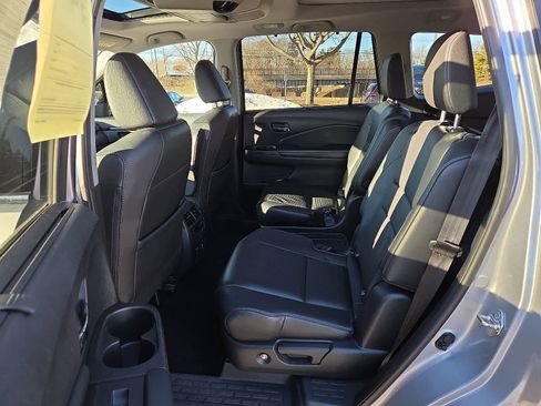 Used 2019 Honda Pilot Elite image 12