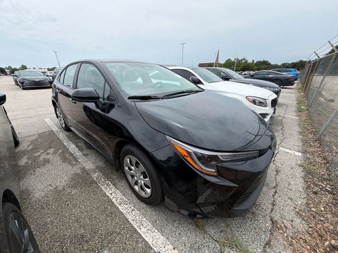 Used 2026 Toyota Corolla LE FWD image 3