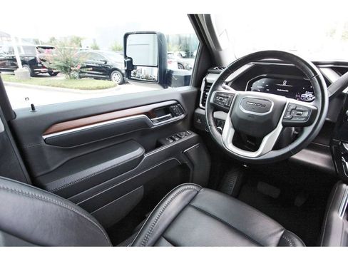 Used 2025 GMC Sierra 2500 Denali w/ Denali Reserve Package AWD/4WD image 6