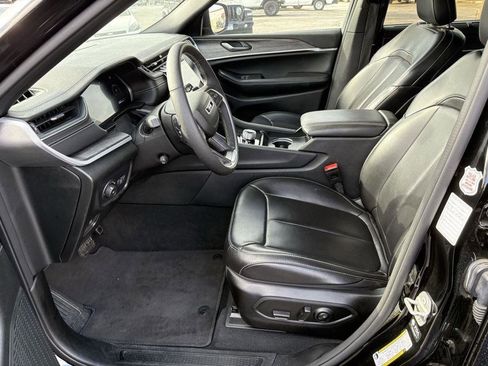 Used 2024 Jeep Grand Cherokee L Limited w/ Luxury Tech Group II image 4