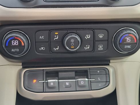 Used 2022 GMC Acadia Denali w/ Black Diamond Edition AWD/4WD image 6