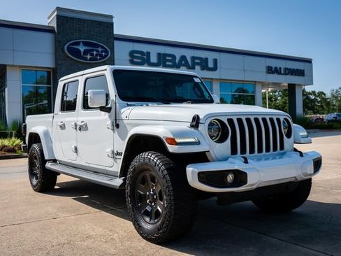 Used 2022 Jeep Gladiator Overland AWD/4WD image 1