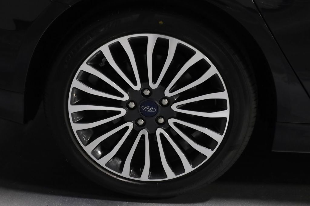 Used 2018 Ford Fusion Titanium AWD/4WD image 41