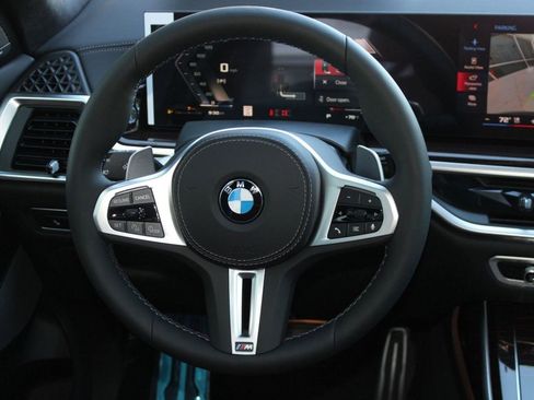 New 2026 BMW X7 M60i image 17
