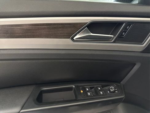 Used 2019 Volkswagen Atlas SE w/ Towing Package FWD image 32